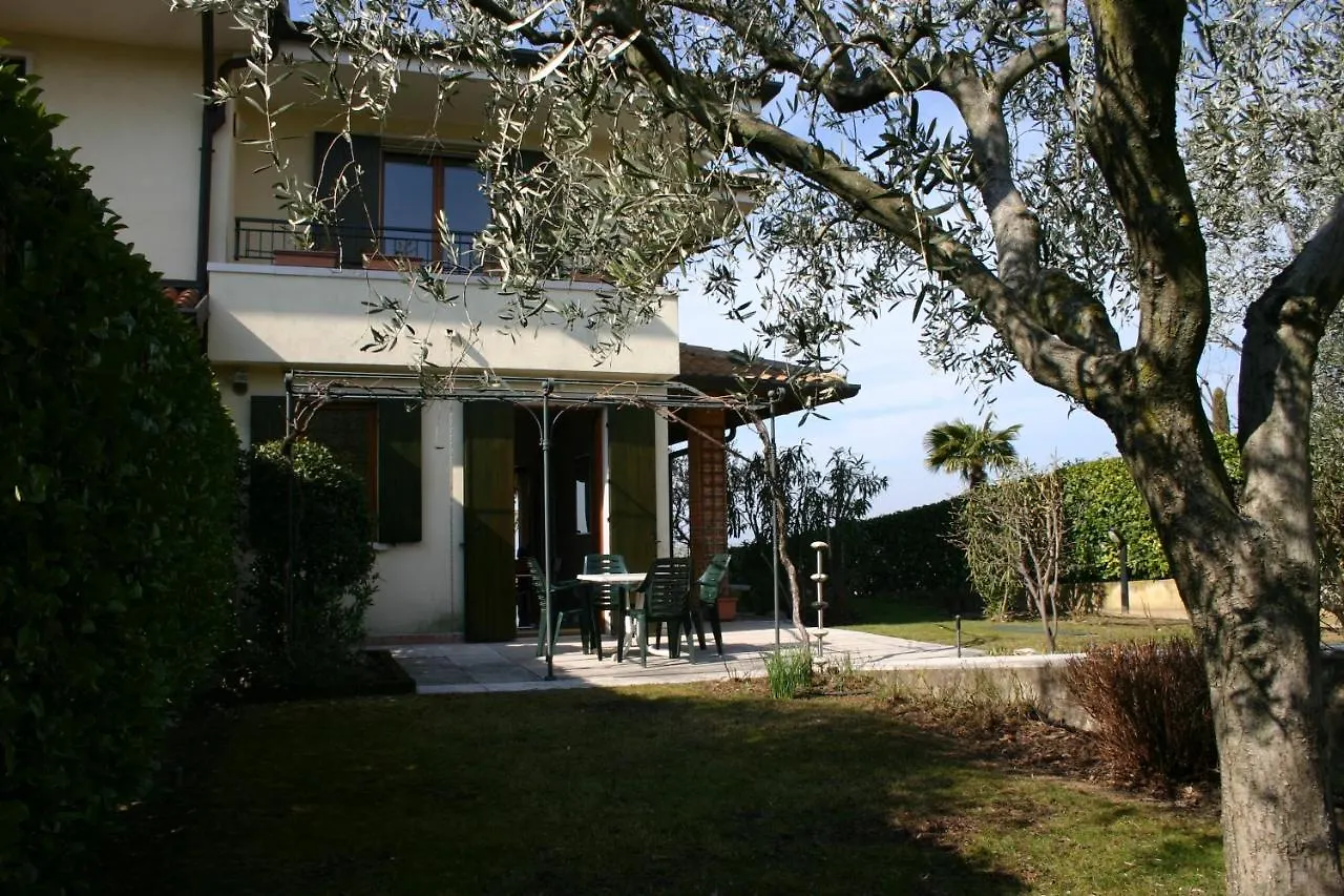 Apartment Ausblick Lazise Gardasee - Ferienhaus Mit Seeblick, Infinity Pool, Garten Und Garage Italy