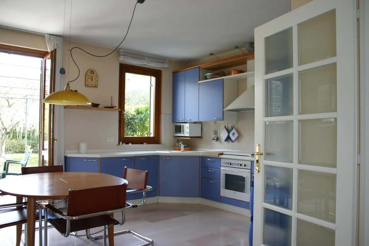 Ausblick Lazise Gardasee - Ferienhaus Mit Seeblick, Infinity Pool, Garten Und Garage 0*,  Italy