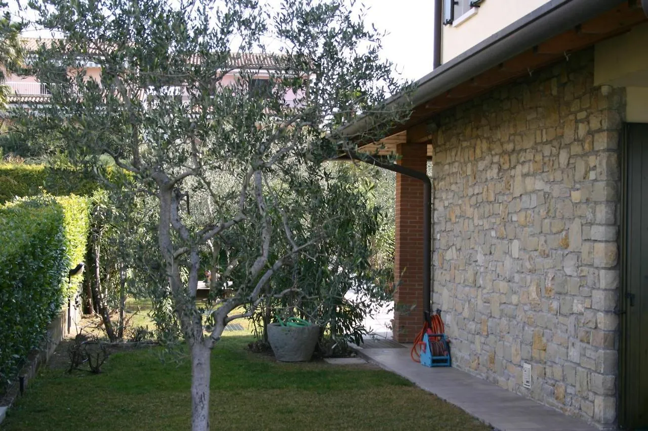 Ausblick Lazise Gardasee - Ferienhaus Mit Seeblick, Infinity Pool, Garten Und Garage 0*,
