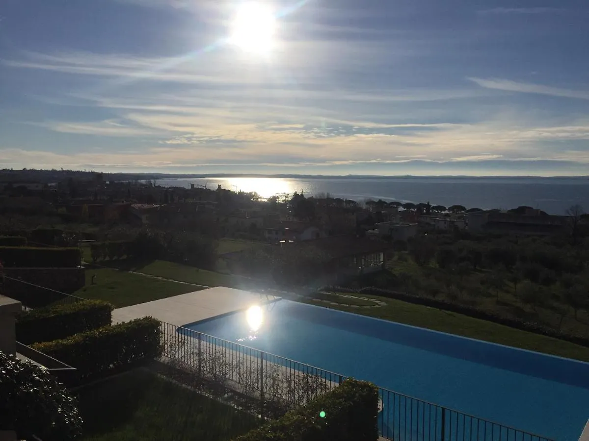 Ausblick Lazise Gardasee - Ferienhaus Mit Seeblick, Infinity Pool, Garten Und Garage