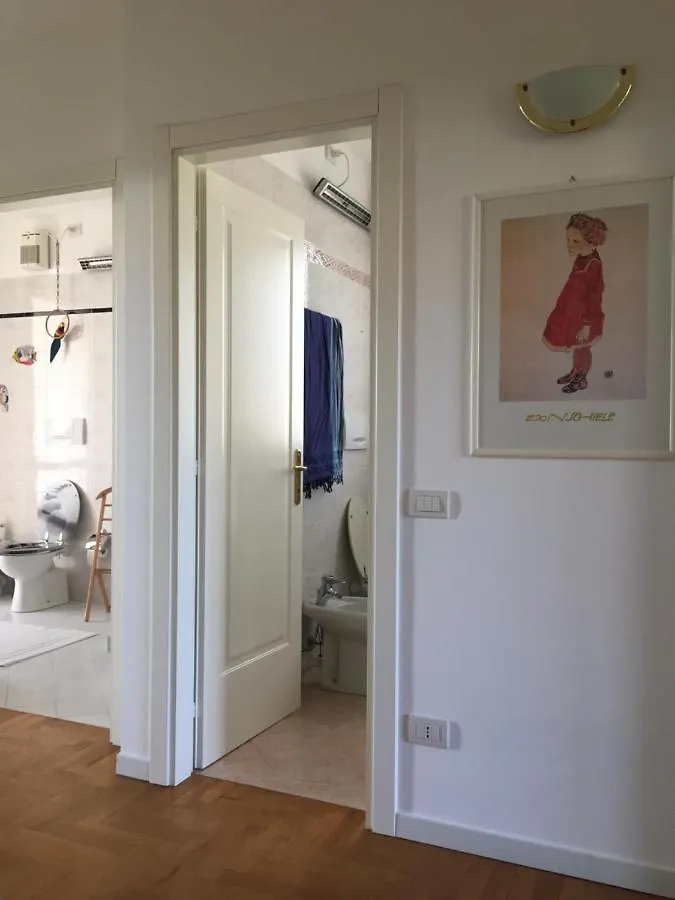 Apartment Ausblick Lazise Gardasee - Ferienhaus Mit Seeblick, Infinity Pool, Garten Und Garage